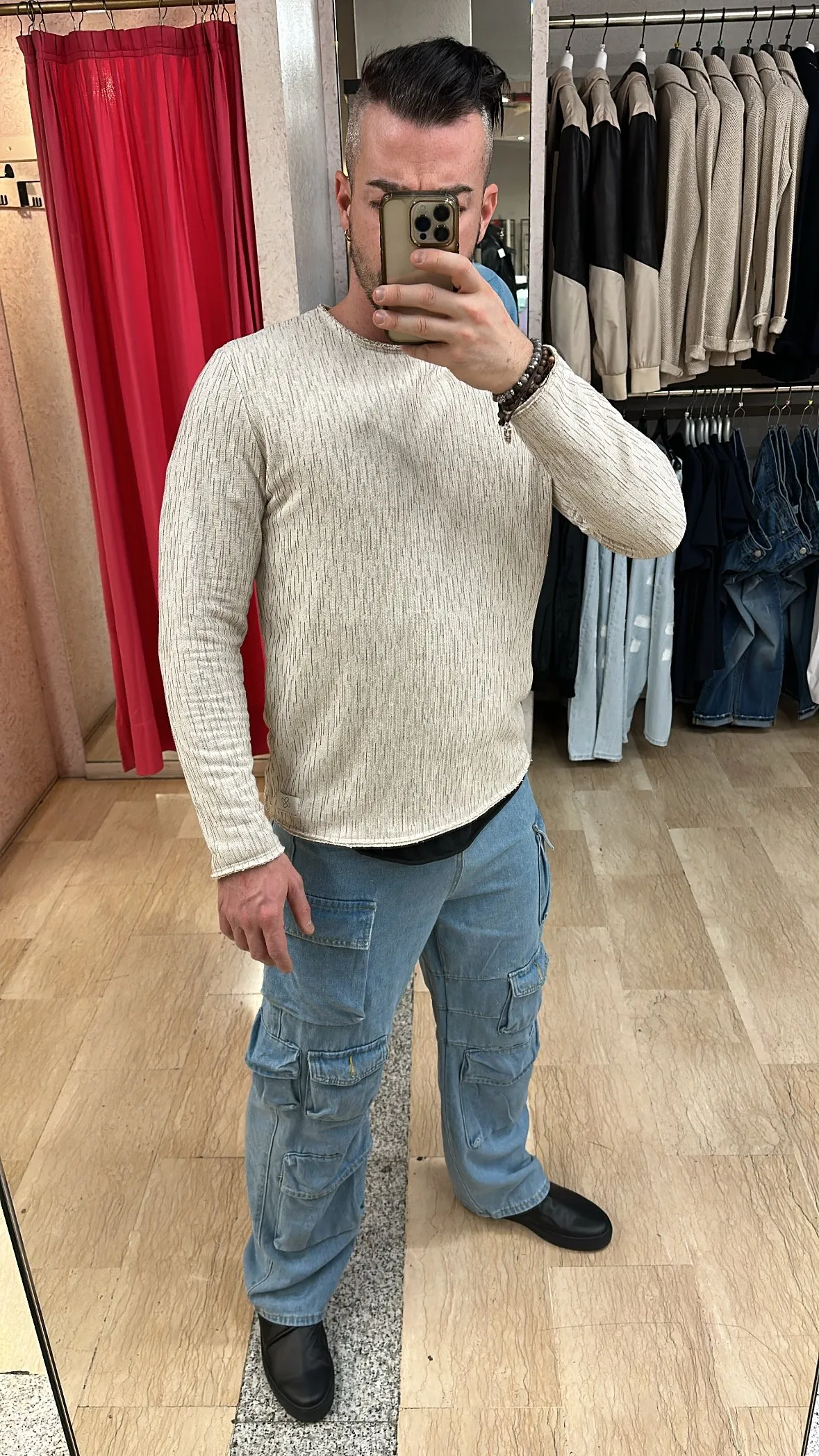 IMPERIAL Wide-Leg Cargo Jeans with Large Pockets on Both Legs, Button and Zipper Closure Solid Blue Denim Color